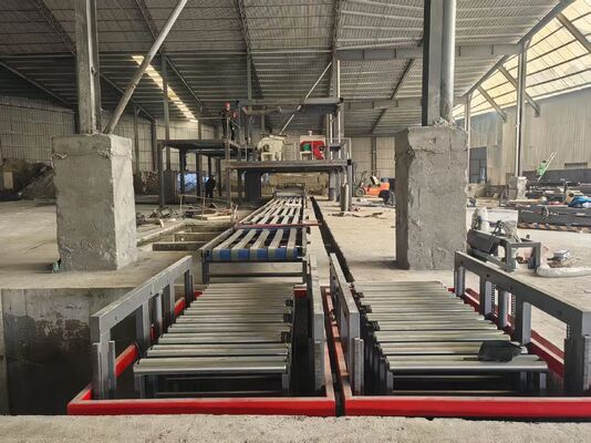 열처리 샌드위치 패널 머신 Cr12 레이저 블레이드 32m 길이 백어 벽 패널 생산